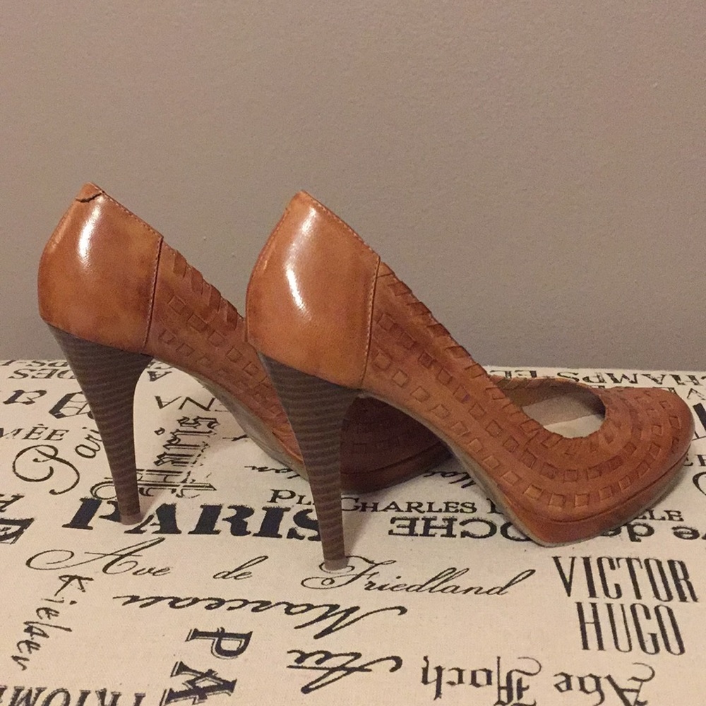 Shoes - Picture 5 of 5
